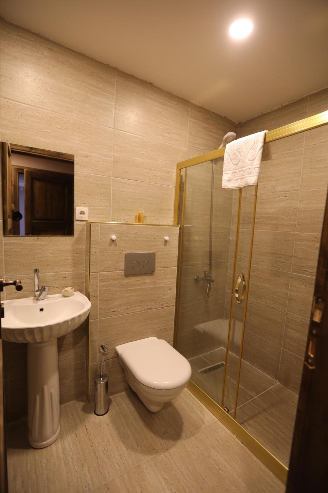 Grand Uchisar Hotel Bagian luar foto